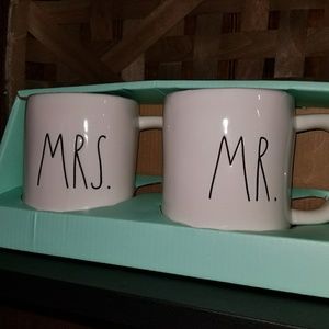 Rae Dunn MRS AND MR Mug Set